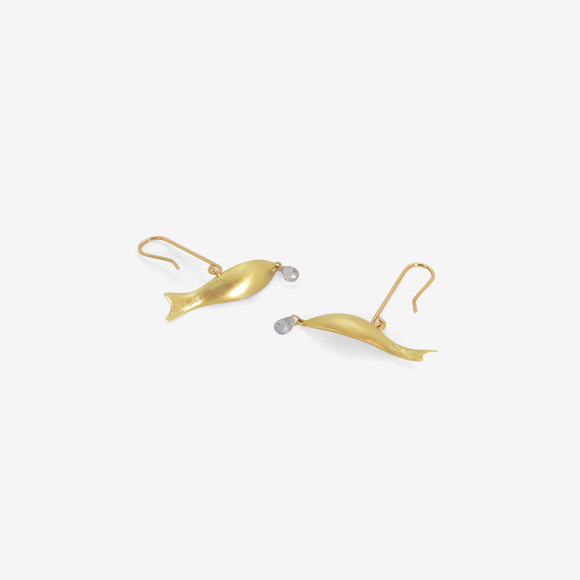 GABRIELLA KISS 14K GREEN GOLD FISH EARRINGS WITH BLUE SAPPHIRE BRIOLETTES