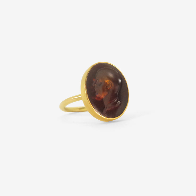 GABRIELLA KISS 18K & OVAL ANTIQUE BROWN GLASS TASSIE RING