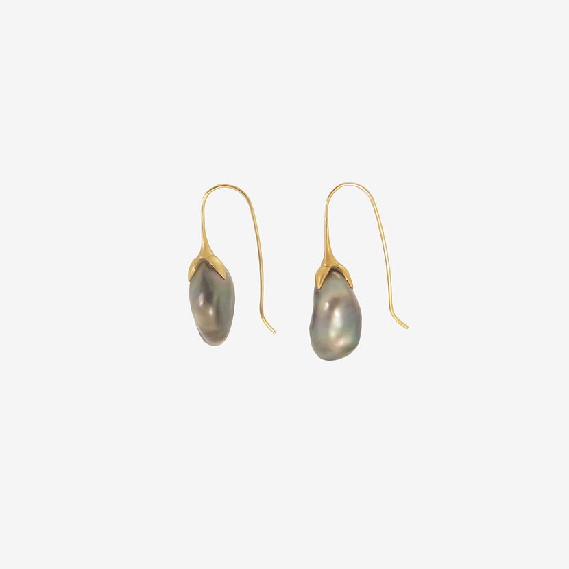 GABRIELLA KISS 18K & BLACK TAHITIAN PEARL EGGPLANT EARRINGS