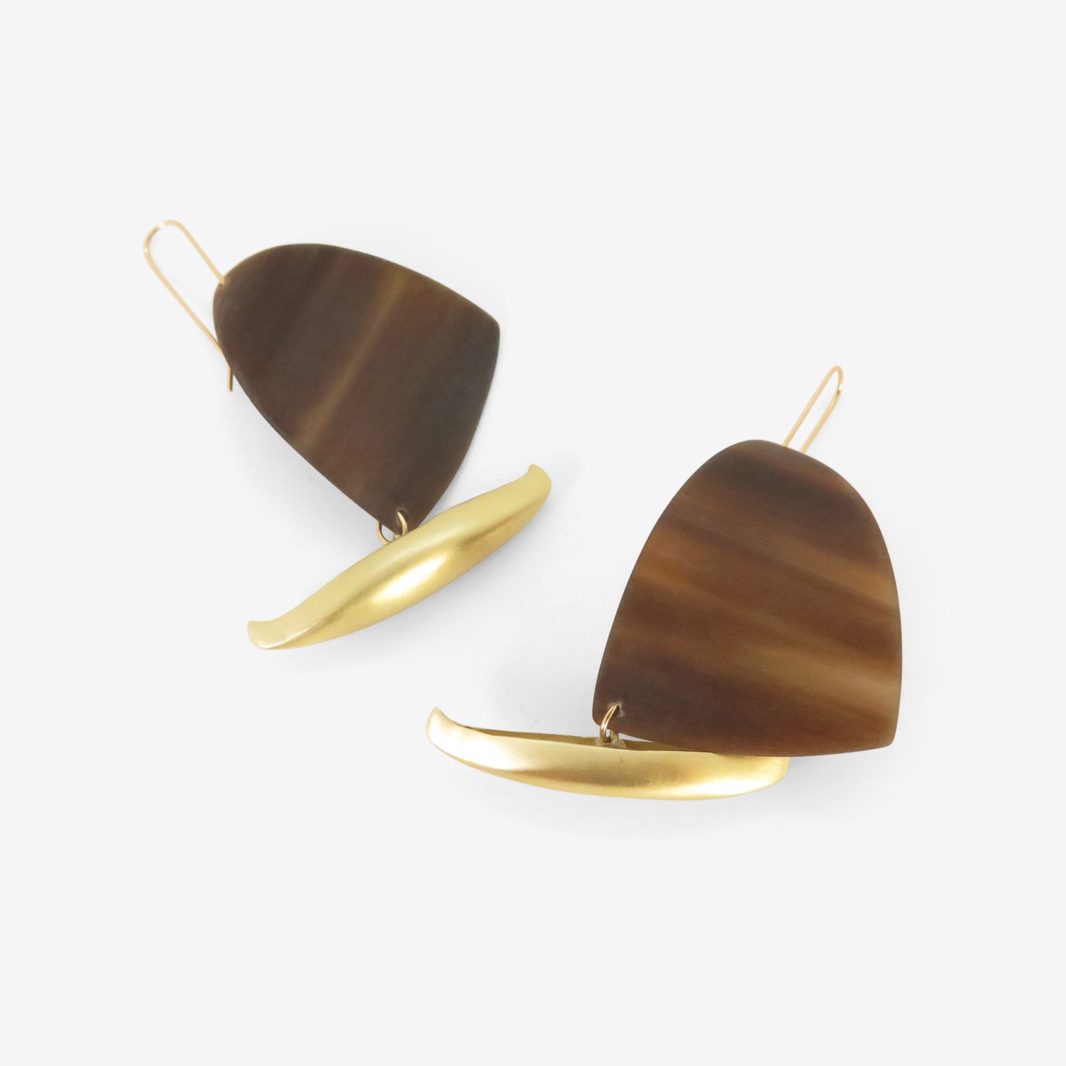 GABRIELLA KISS 14K & HAND-CARVED BROWN HORN SAILBOATS