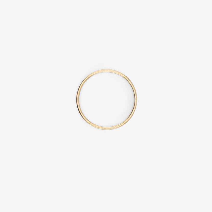 GABRIELLA KISS 18K LATIN INSCRIPTION BAND – “OMNIA VINCIT AMOR” – LOVE CONQUERS ALL, SIZE 10 1/4