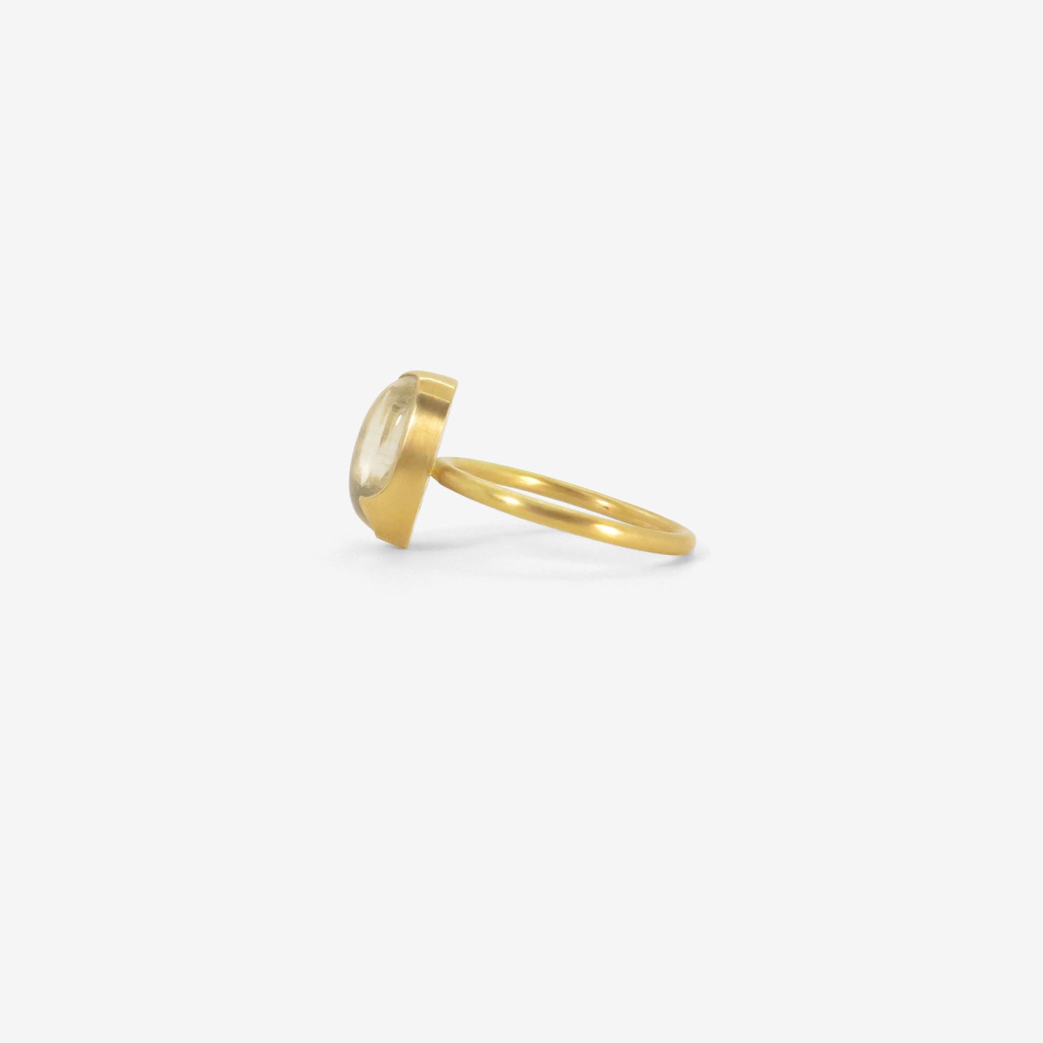 GABRIELLA KISS 18K & OVAL FINE MOONSTONE RING, 3.9CT