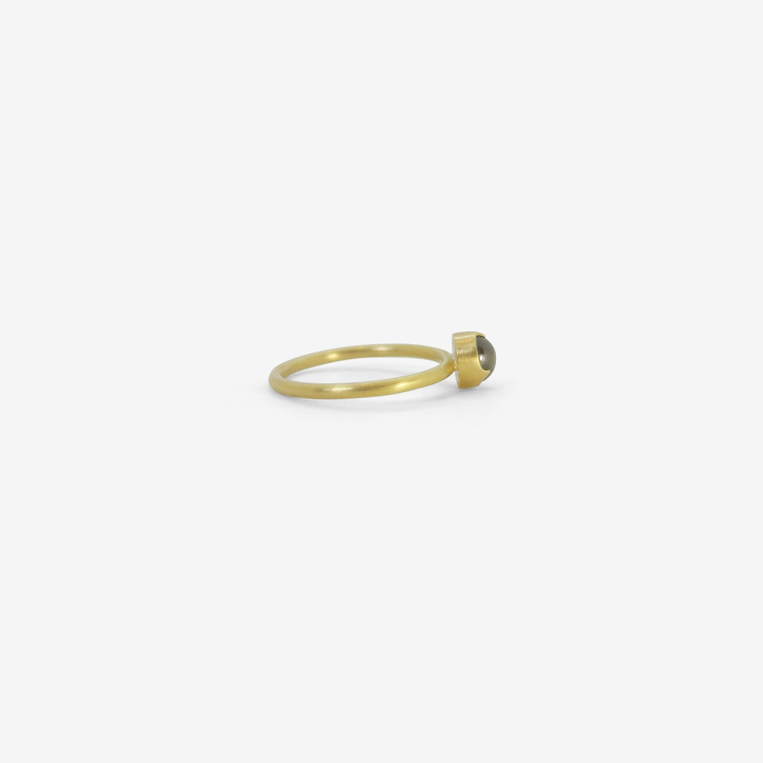 GABRIELLA KISS 18K & ROUND CABOCHON DIAMOND RING, 1.15CT