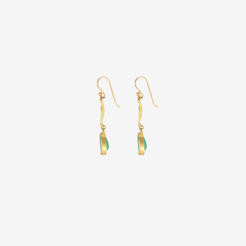 GABRIELLA KISS 18K SMALL OVAL SCALLOP EARRINGS WITH COLOMBIAN EMERALD DROPS, 4CT