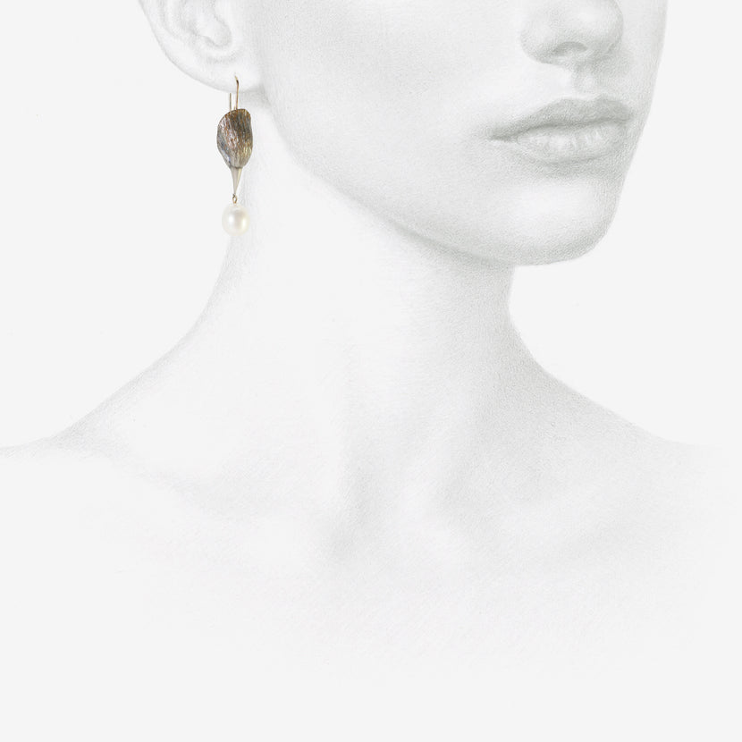 GABRIELLA KISS STERLING SILVER BIRD HEAD EARRINGS WITH WHITE PEARL EGGS