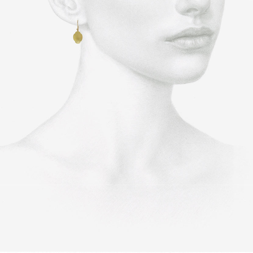 GABRIELLA KISS 18K TINY OVAL HAMMERED SCALLOP EARRINGS