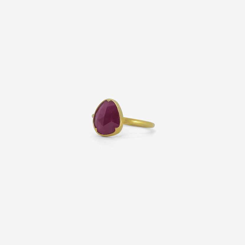 GABRIELLA KISS 18K & WONKY PEAR-SHAPED ROSE-CUT RUBY RING, 1.94CT