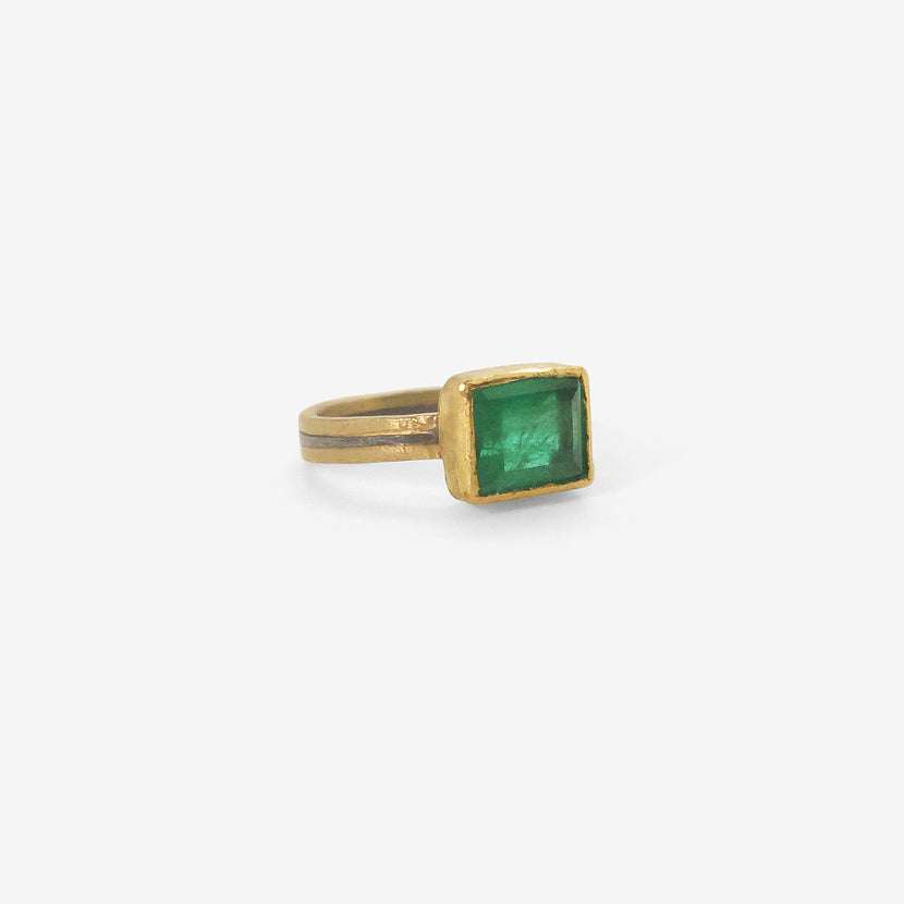 JUDY GEIB 22K & SILVER GORGEOUS DARK GREEN COLOMBIAN EMERALD RING, 1.97CT