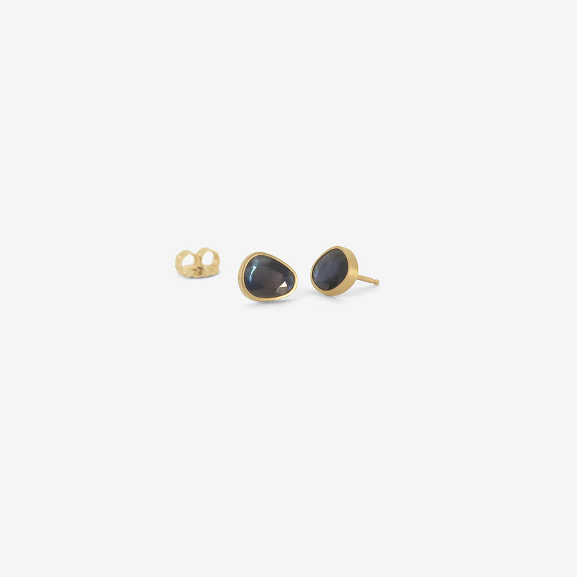 LOLA BROOKS 18K & BLUE SAPPHIRE SEQUIN PEBBLE STUDS, 1.76CT