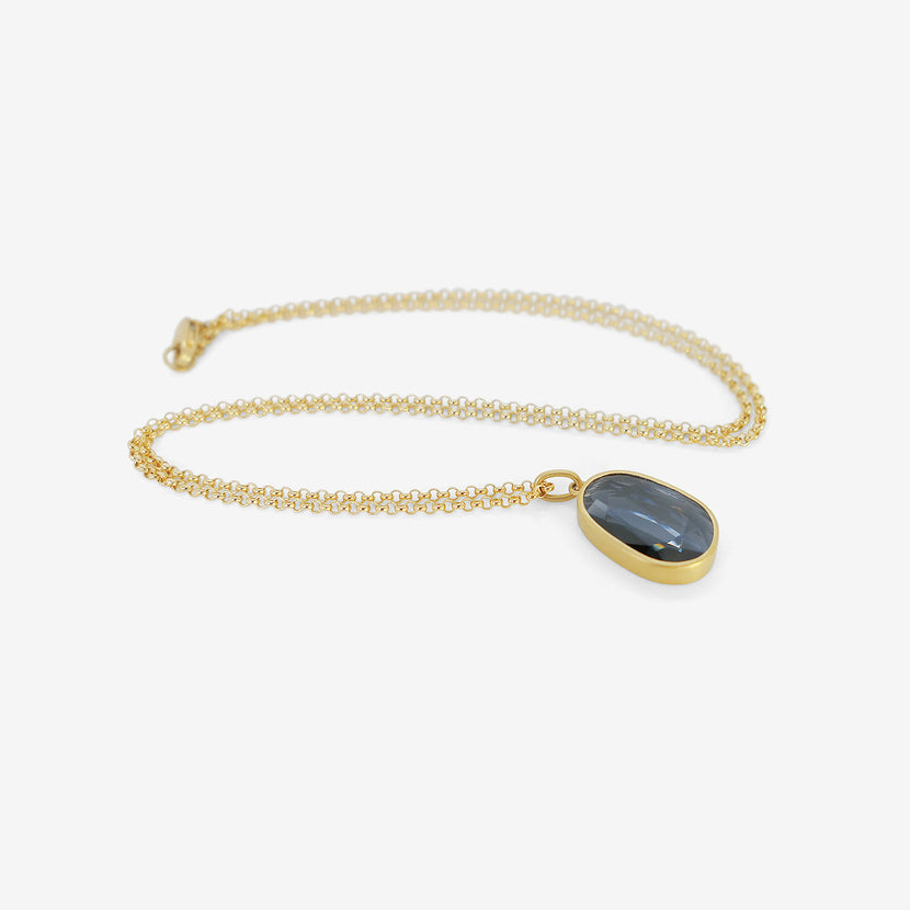 LOLA BROOKS 18K & BLUE SPINEL SEQUIN PEBBLE PENDANT, 4.44CT