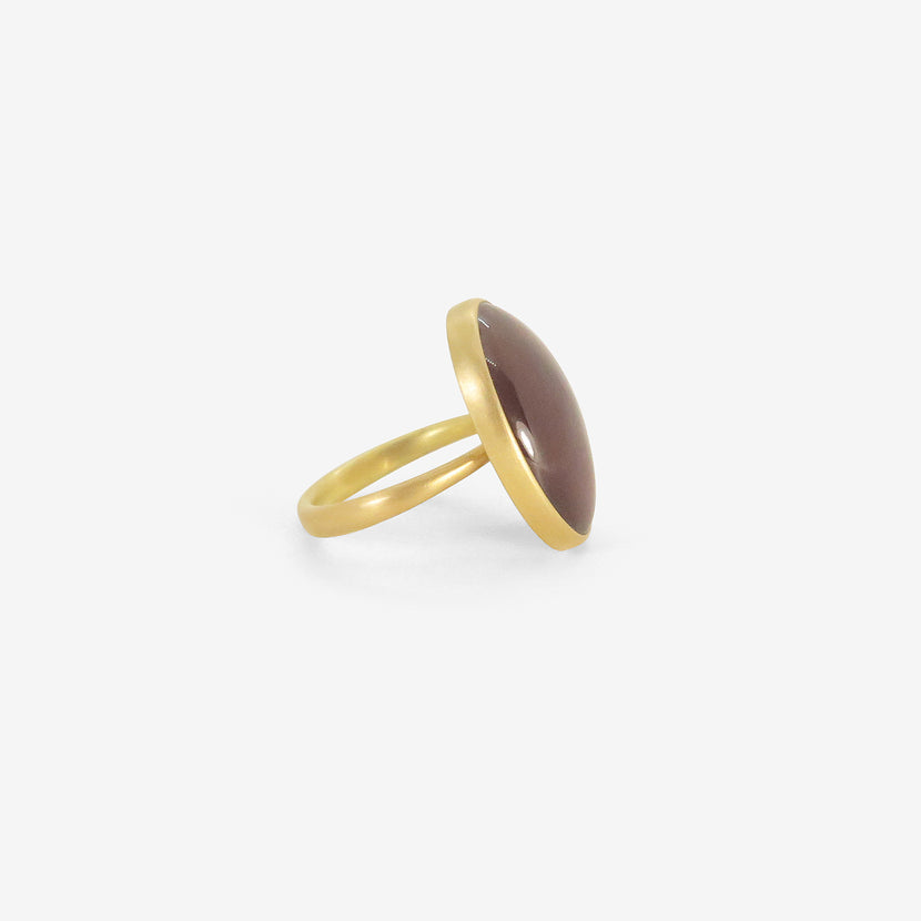 LOLA BROOKS 18K & OVAL HESSONITE GARNET RING, 21.38CT