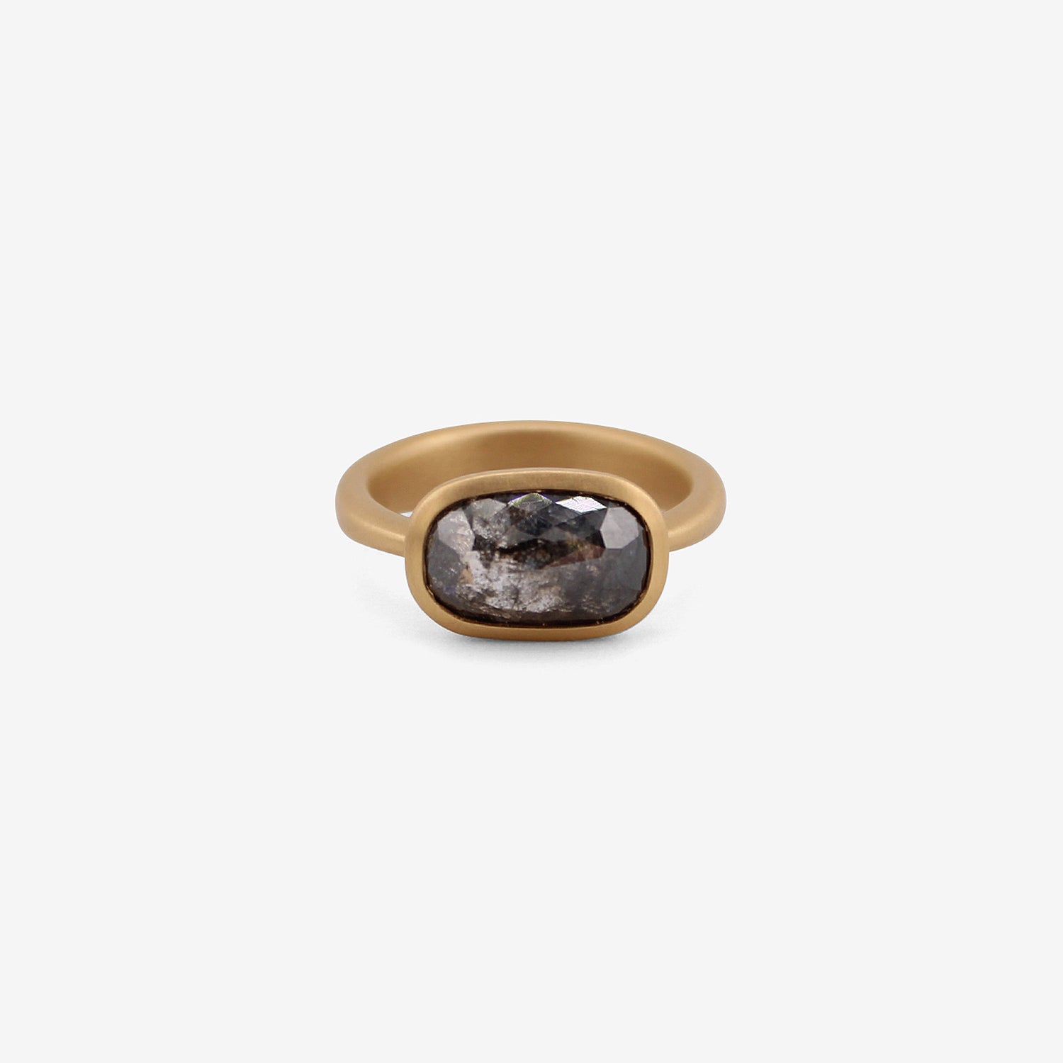 NICOLE LANDAW 18K & ROSE-CUT DARK GREY DIAMOND EAST/WEST RING, 3.99CT
