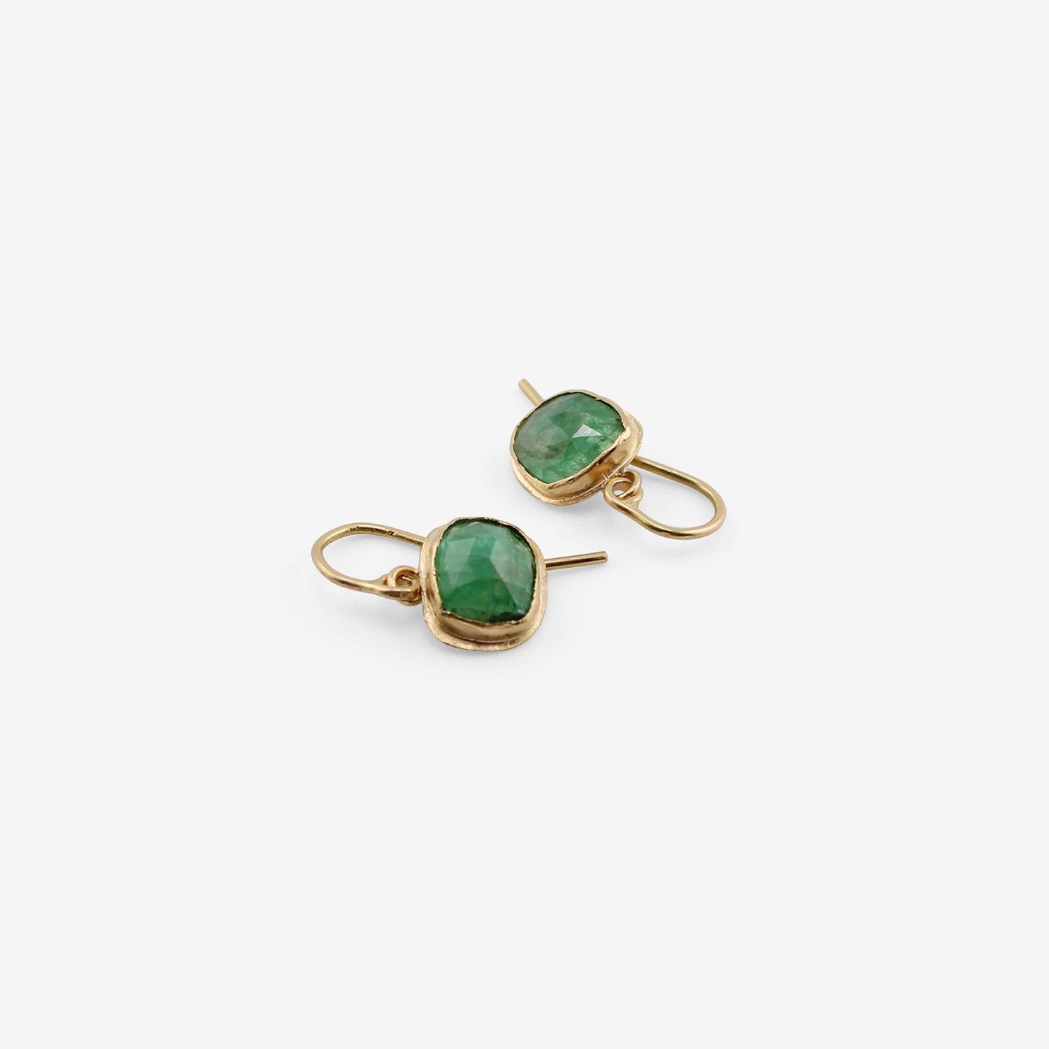 JUDY GEIB 18K & ROSE-CUT EMERALD SINGLE DROP EARRINGS, 2.54CT