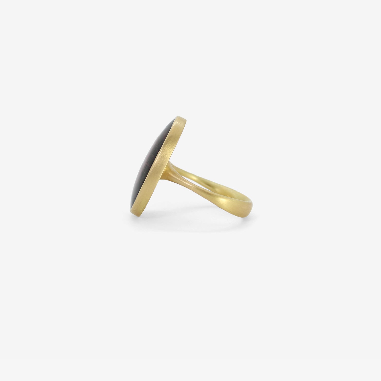 LOLA BROOKS 18K & OVAL BURGUNDY TOURMALINE LENS RING, 10.89CT