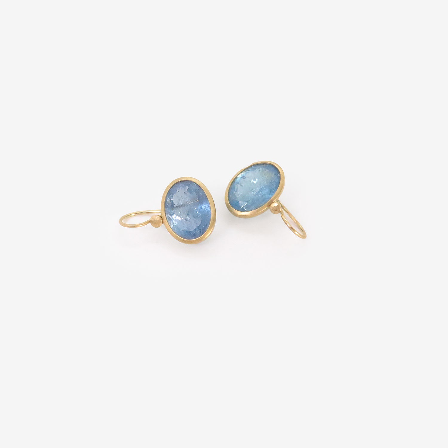 LOLA BROOKS 18K & OVAL AQUAMARINE EARRINGS, 16.13CT