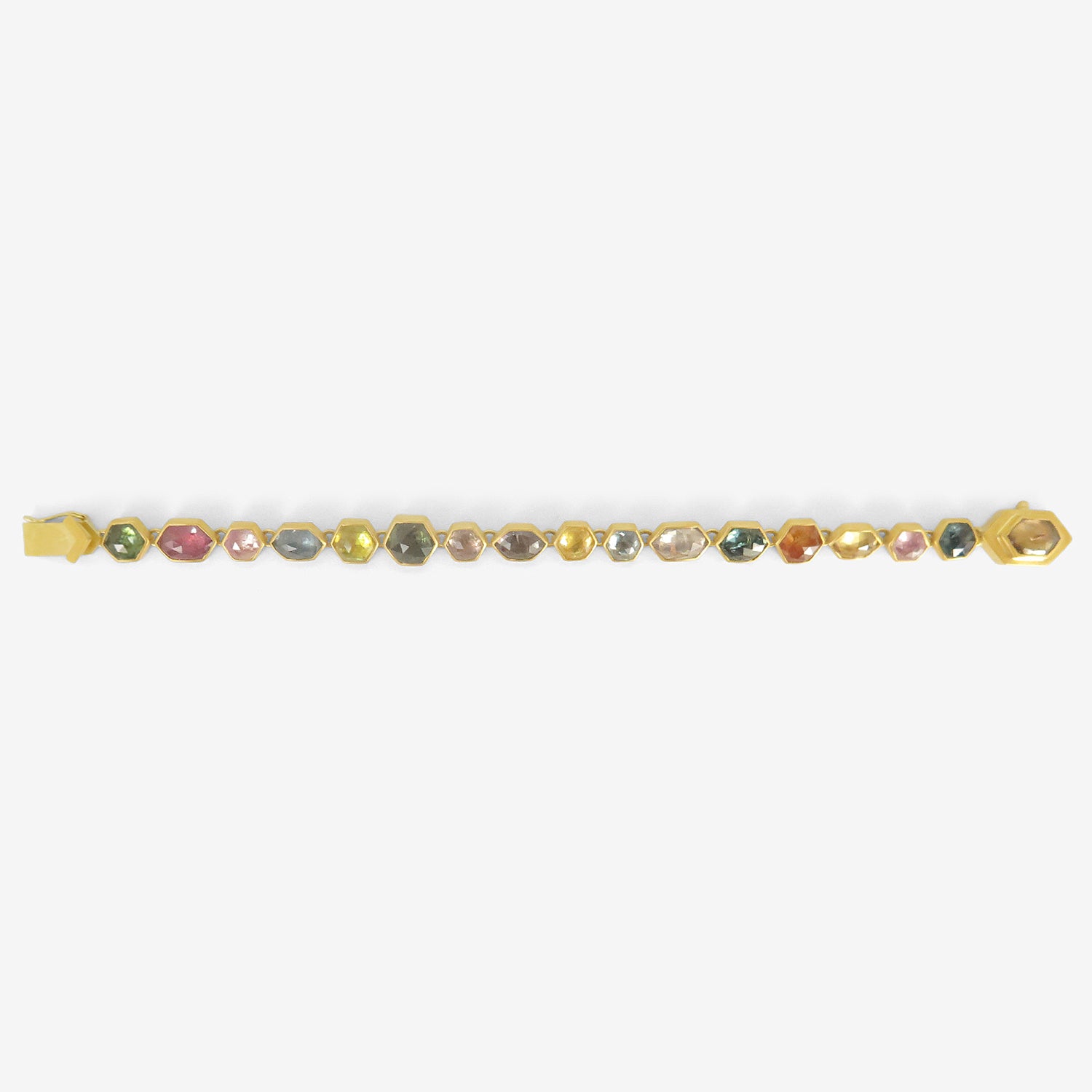LOLA BROOKS 22K & HEXAGONAL UMBA SAPPHIRE BRACELET, 30.76CT