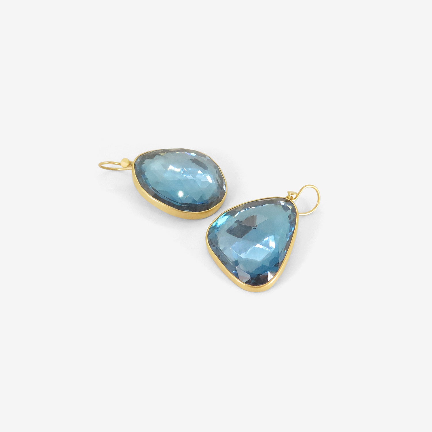 LOLA BROOKS 18K & MISMATCHED LONDON BLUE TOPAZ BOULDER DROP EARRINGS, 67.07CT