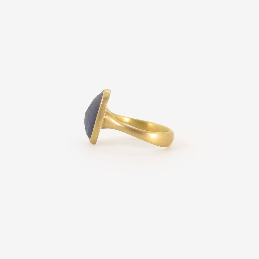 LOLA BROOKS 18K & OVAL BLUE SAPPHIRE RING, 4.19CT