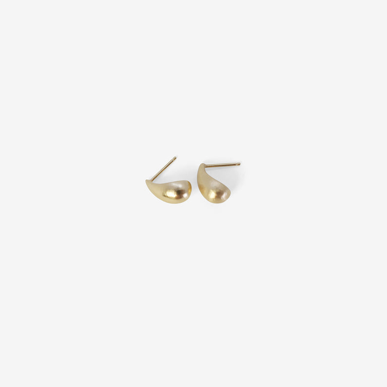 NICOLE LANDAW 14K LARGE HEWN TEARDROP EARRINGS ON POSTS