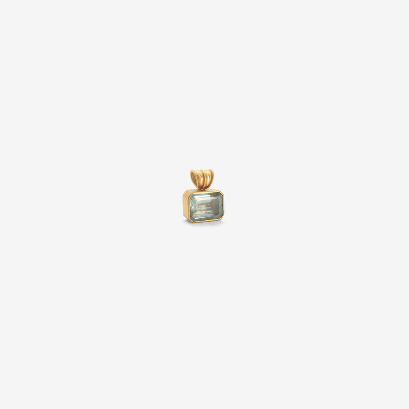 PROUNIS 22K & AQUAMARINE BABY BLOCK PENDANT