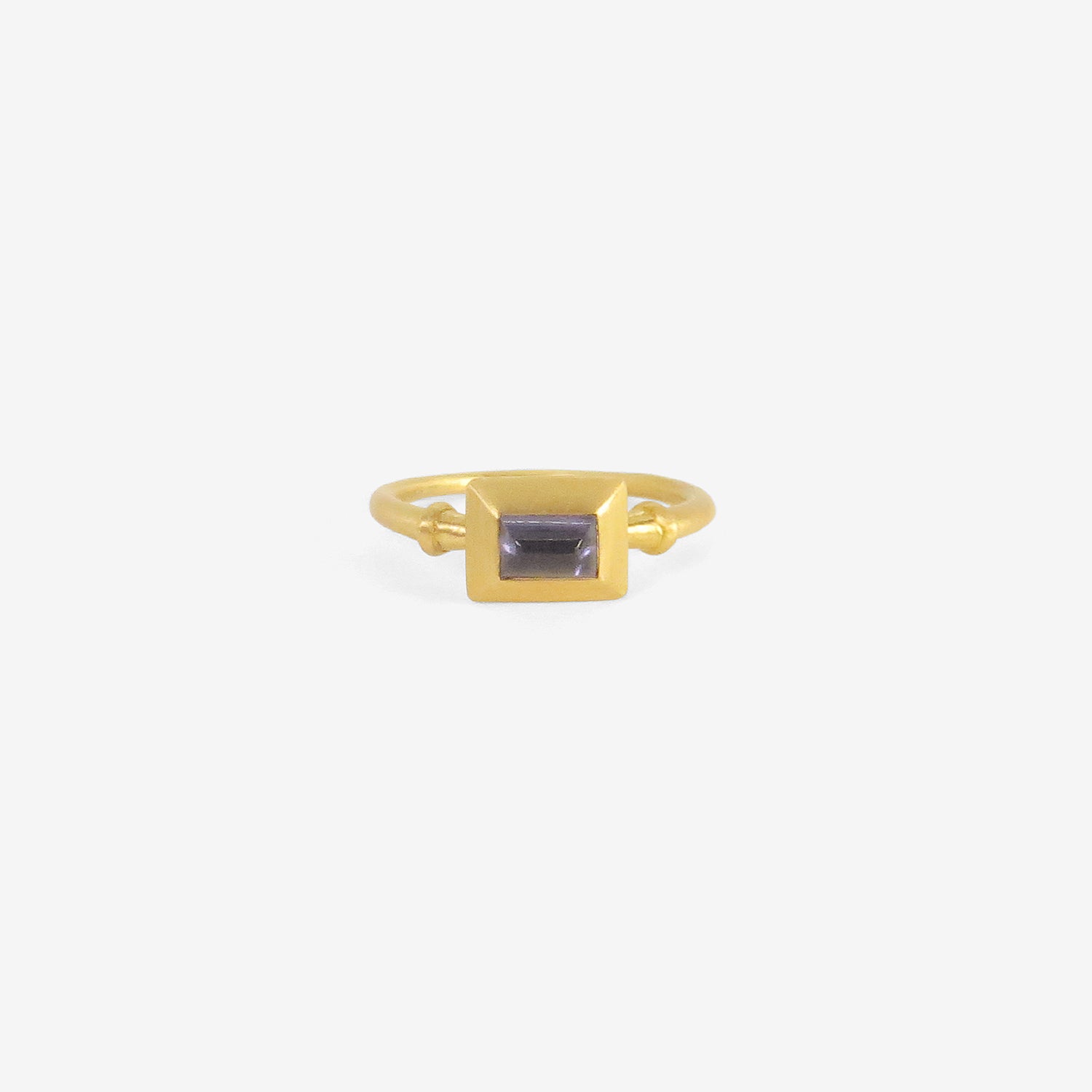 PROUNIS 22K & TANZANITE CAPSA RING