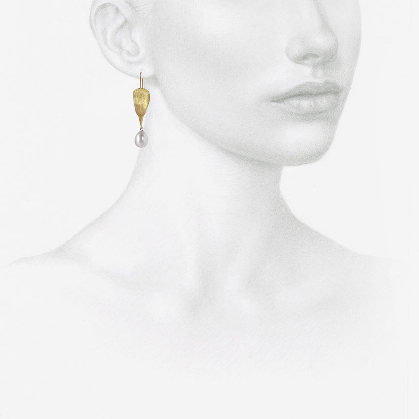GABRIELLA KISS 18K BIRD HEAD EARRINGS WITH PEARL EGGS