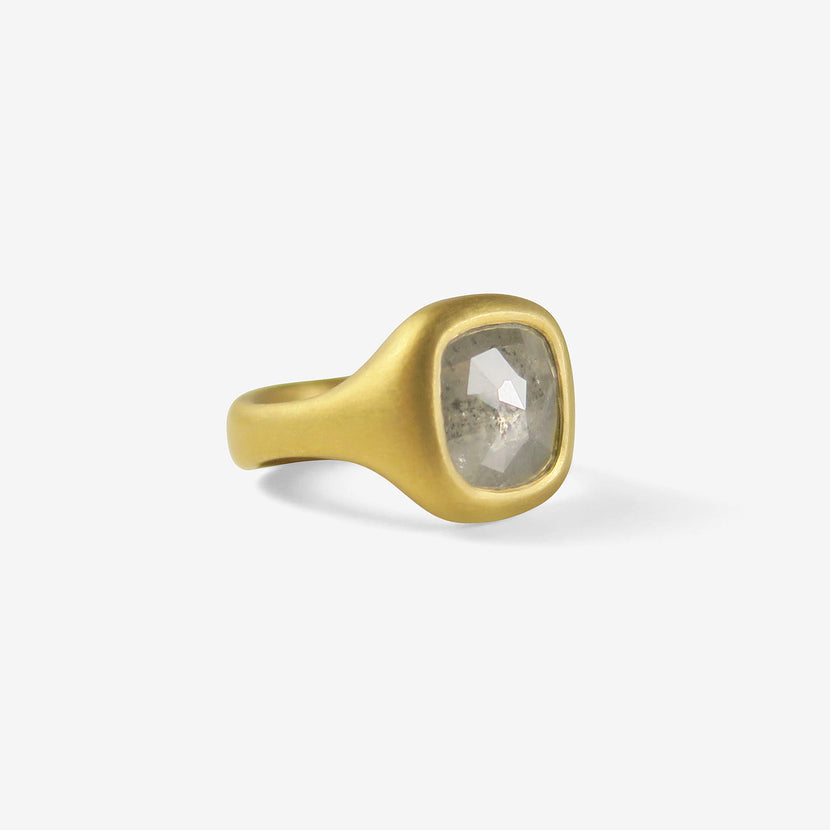 LOLA BROOKS 22K & LARGE SMOKY OPALESCENT ROSE-CUT CUSHION DIAMOND CAST RING, 4.05CT