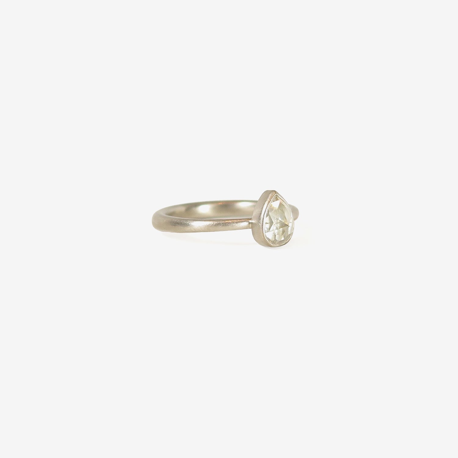 LOLA BROOKS 18K PALLADIUM & PEAR-SHAPED FOGGY WHITE DIAMOND RING, 0.95CT