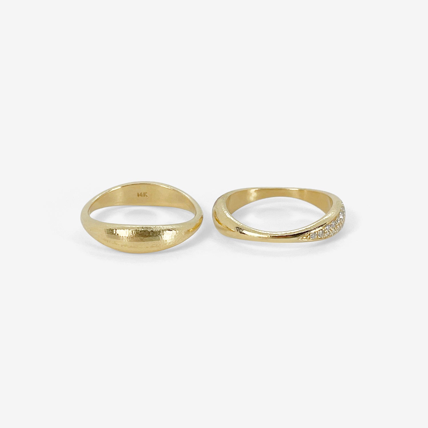 NICOLE LANDAW PAIR OF 14K NESTING HEWN STACKING RINGS WITH PAVÉ DIAMONDS, .27CT