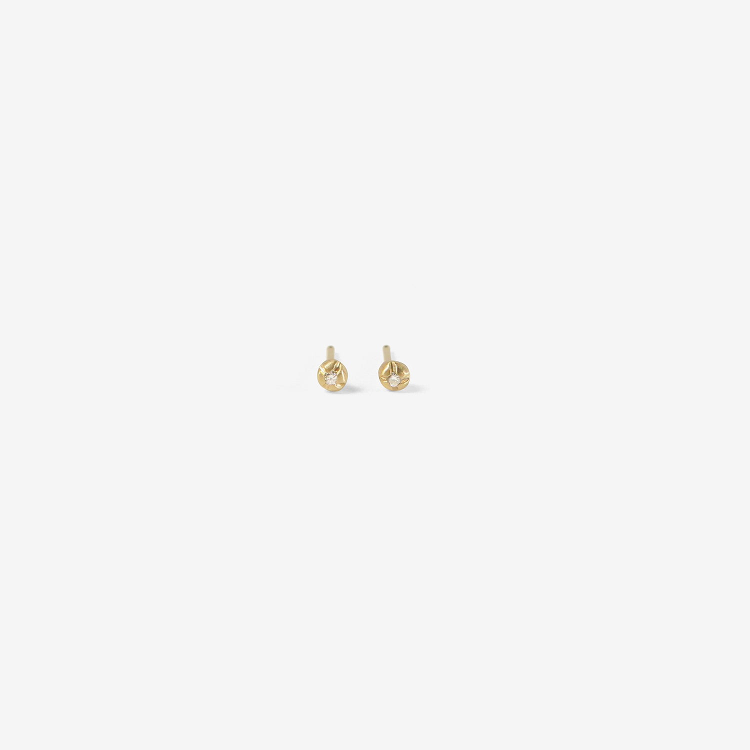 NICOLE LANDAW 14K YELLOW GOLD & DIAMOND SMALL BLOSSOM STUDS, .015CT