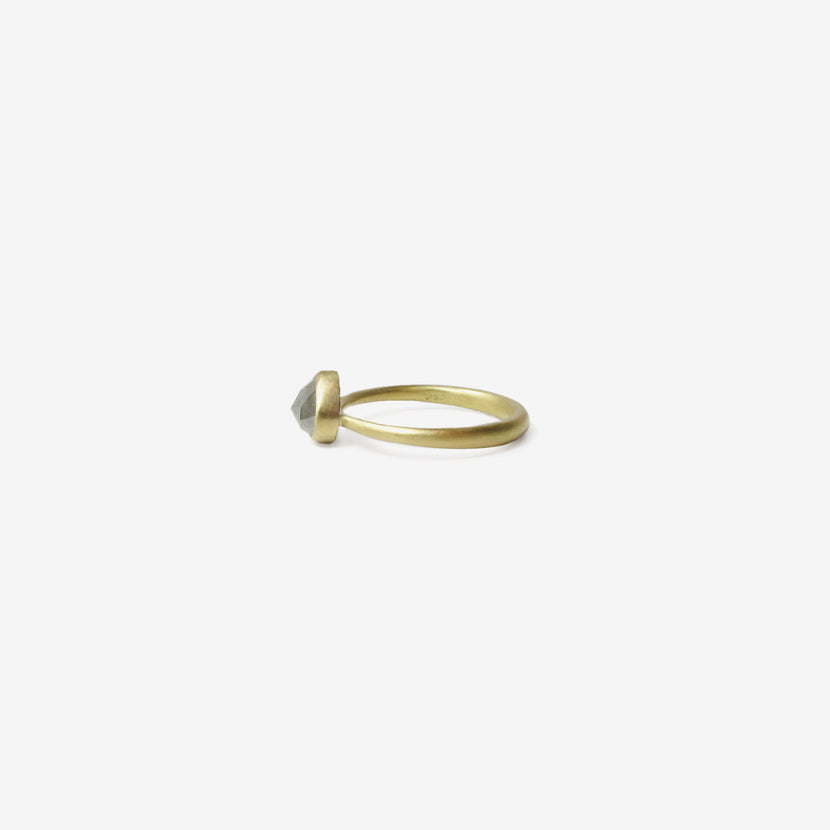 LOLA BROOKS 18K & GREY TEAR-DROP DIAMOND RING, 1.33CT