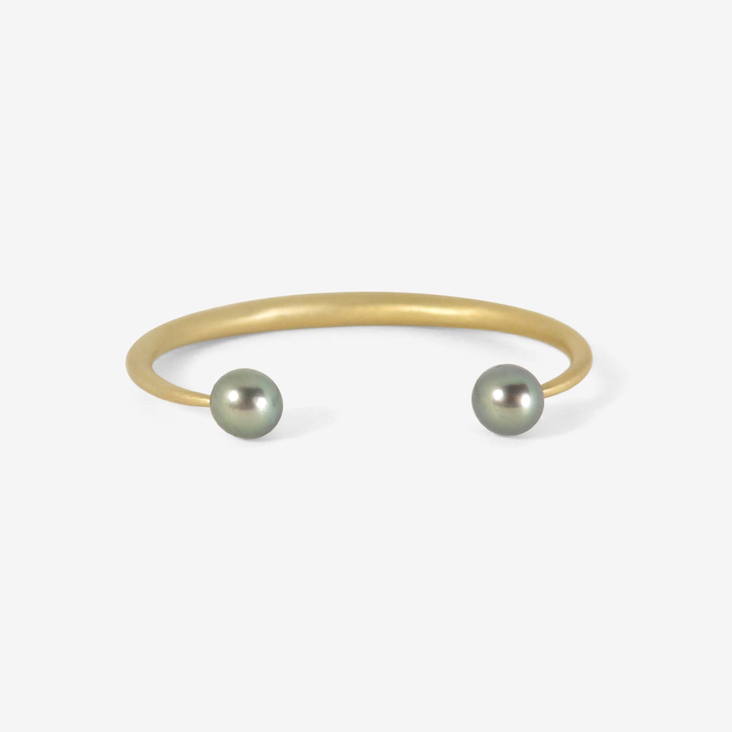 TED MUEHLING 18K & TAHITIAN PEARL OPEN BANGLE