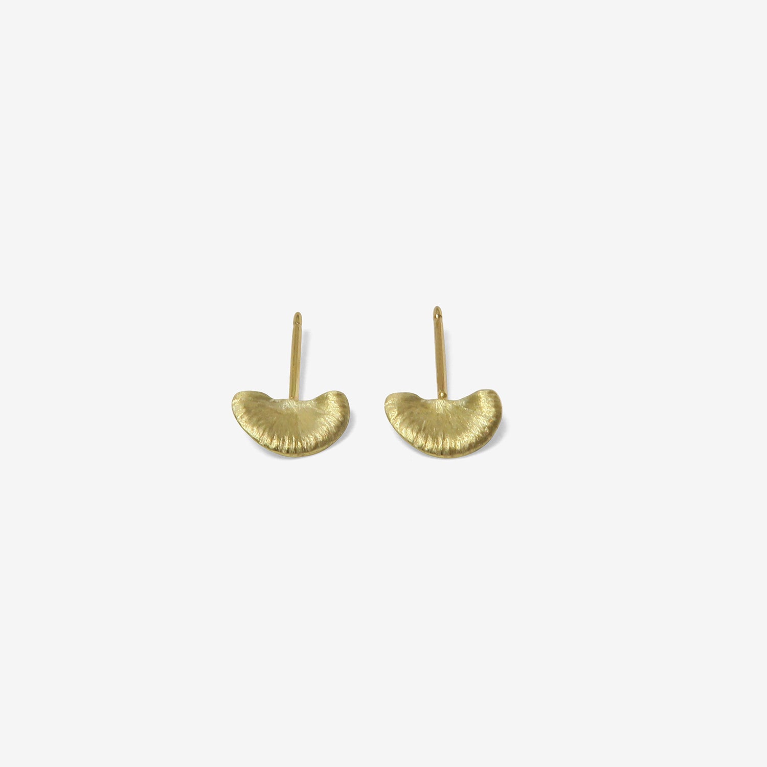 GABRIELLA KISS 14K GREEN GOLD TINY SHELF MUSHROOM POSTS