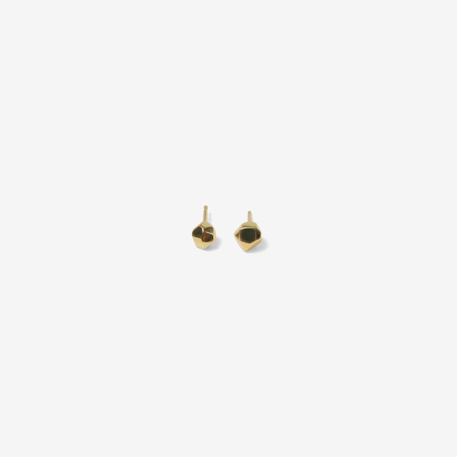 NICOLE LANDAW 14K YELLOW GOLD TINY PEBBLE STUDS