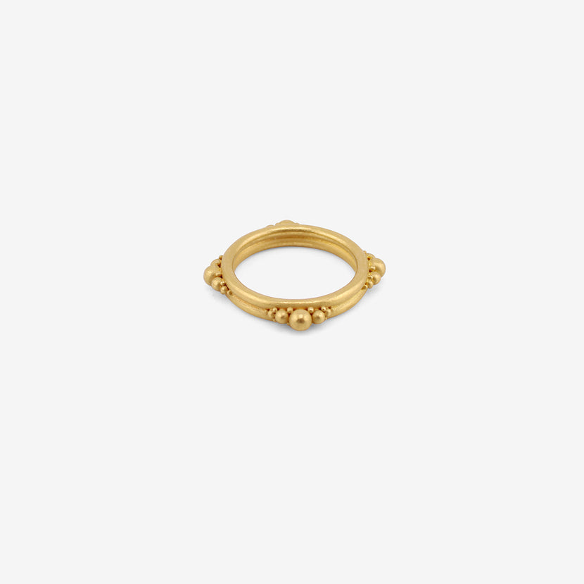 DENISE BETESH 22K BAND WITH FOUR CLUSTERS OF GRANULES