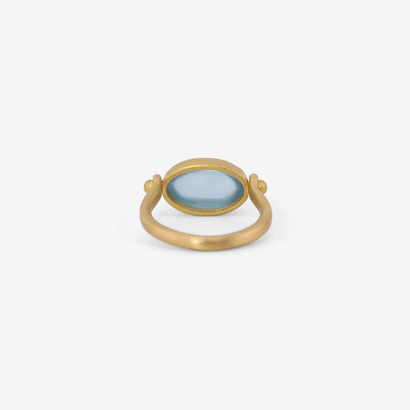 DENISE BETESH 20K YELLOW GOLD & OVAL AQUAMARINE CABOCHON SWIVEL RING, SIZE 7 1/2