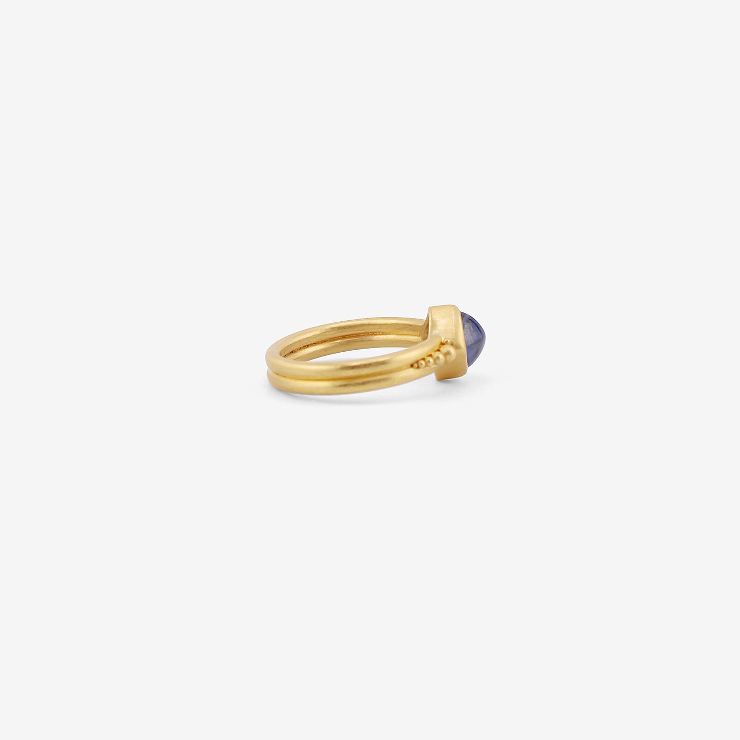DENISE BETESH 22K & SUGARLOAF BLUE SAPPHIRE RING WITH GRADUATED GRANULES, 2.2CT