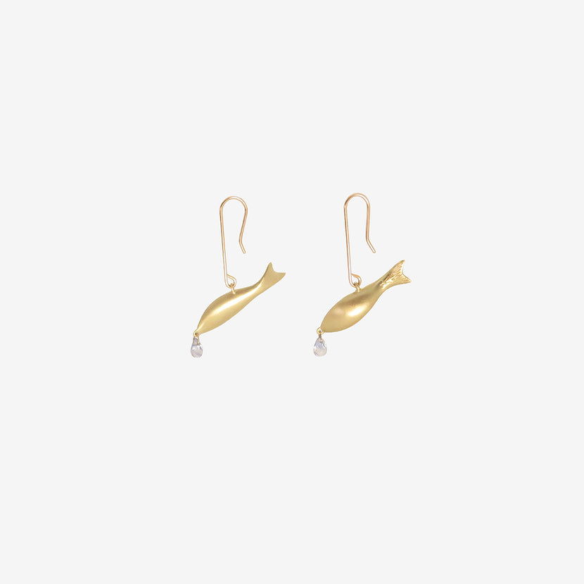 GABRIELLA KISS 14K GREEN GOLD FISH EARRINGS WITH BLUE SAPPHIRE BRIOLETTES