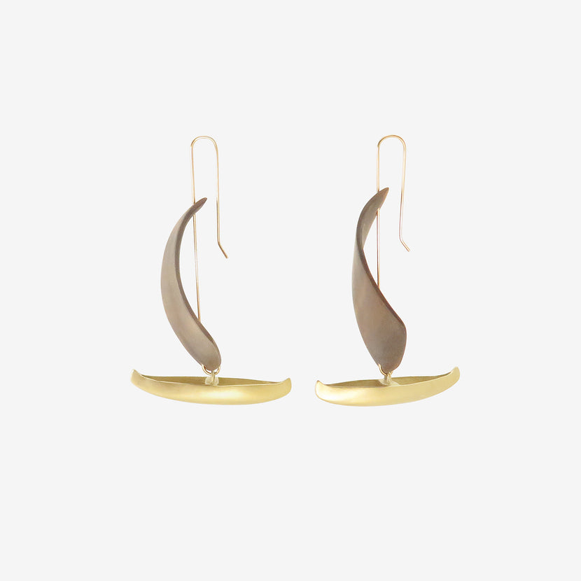 GABRIELLA KISS 14K & HAND-CARVED BROWN HORN SAILBOATS