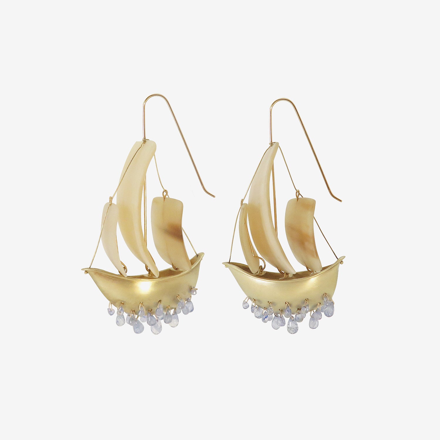 GABRIELLA KISS 14K GREEN GOLD & HORN CLIPPER SHIPS WITH BLUE SAPPHIRES