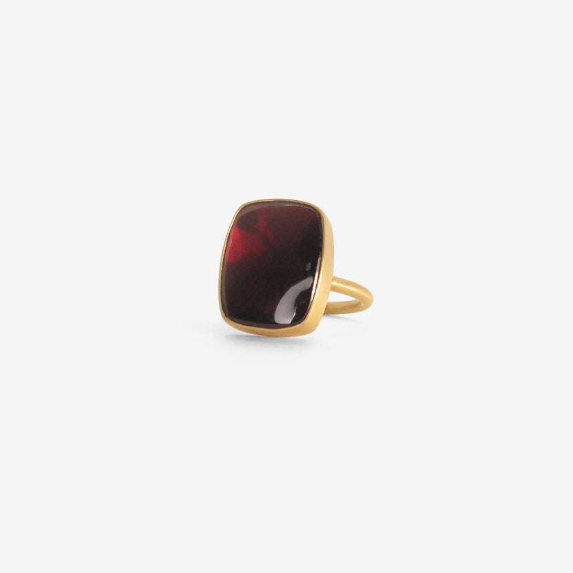 GABRIELLA KISS 18K & CUSHION-SHAPED BUFF-TOP ALMANDINE GARNET RING, 9.9CT