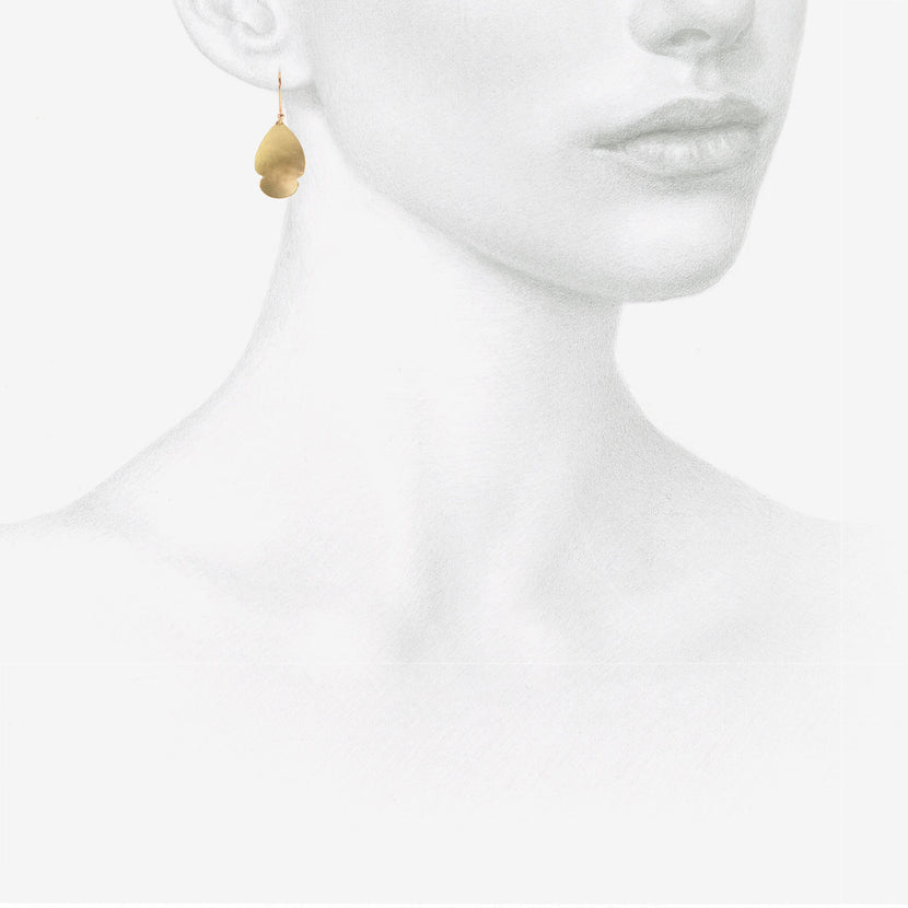 GABRIELLA KISS 18K MEDIUM PEAR-SHAPED HAMMERED SCALLOP EARRINGS