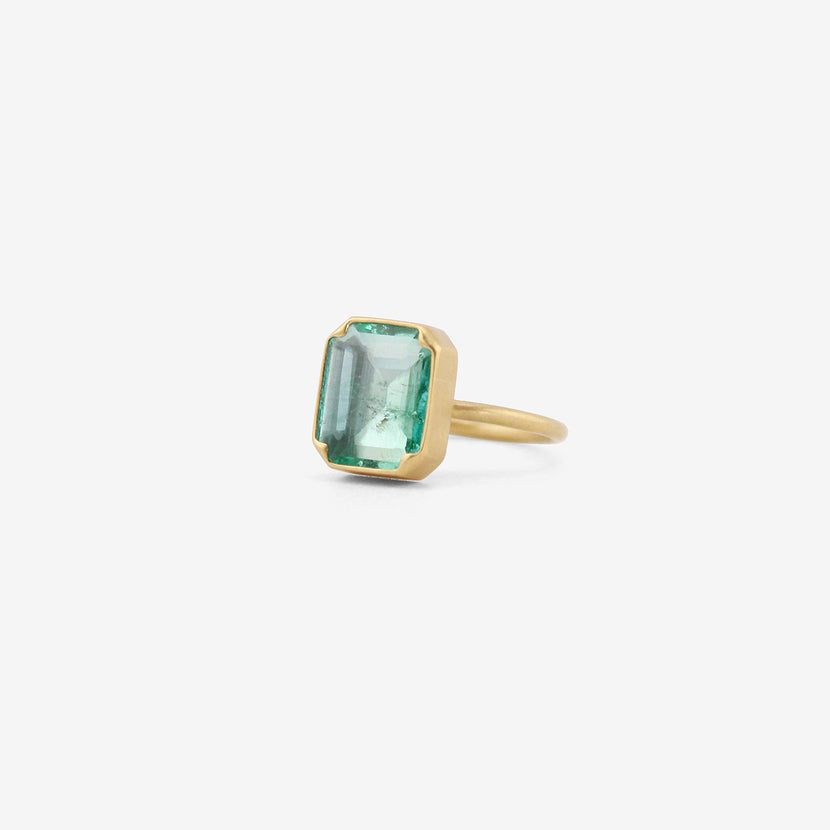 GABRIELLA KISS 18K & EMERALD-CUT PALE COLOMBIAN EMERALD RING, 3.67CT