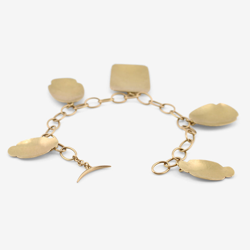 GABRIELLA KISS 18K FIVE-PIECE SCALLOP BRACELET