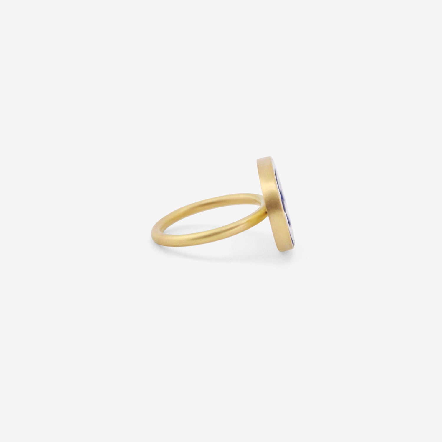 GABRIELLA KISS 18K & HORIZONTAL OVAL LAPIS SWALLOW INTAGLIO RING