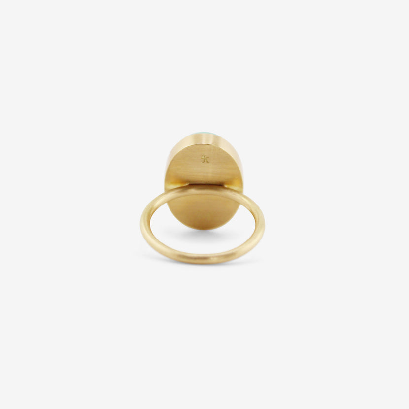 GABRIELLA KISS 18K & LARGE OVAL CHRYSOPRASE RING, 13.08CT
