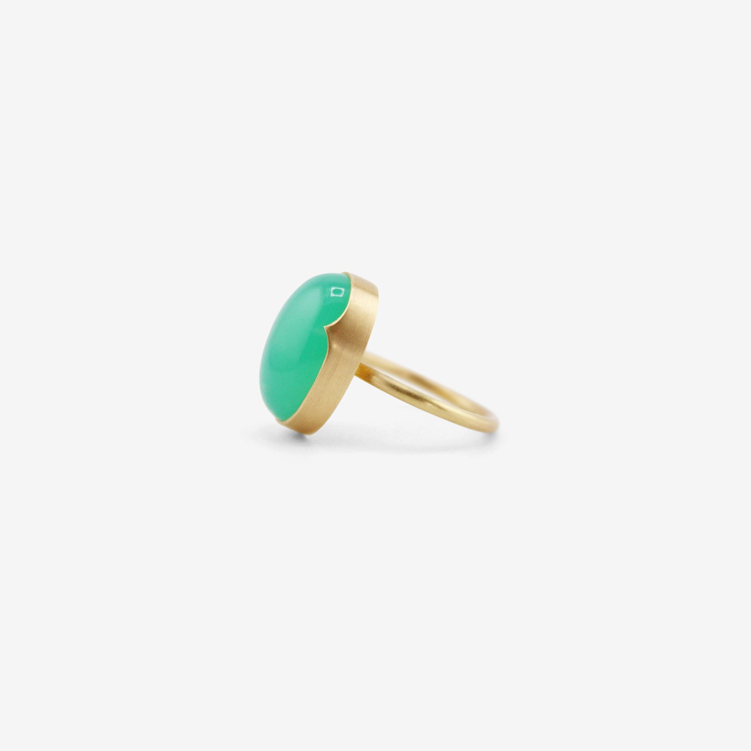 GABRIELLA KISS 18K & LARGE OVAL CHRYSOPRASE RING, 13.08CT