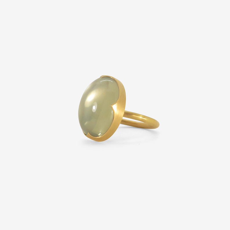 GABRIELLA KISS 18K & LARGE OVAL CEYLON MOONSTONE RING