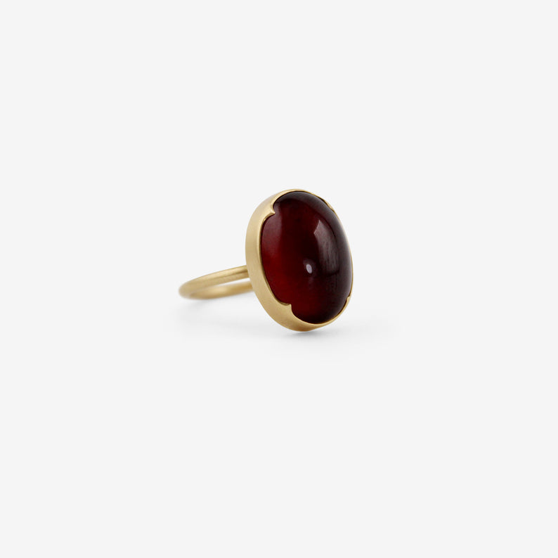 GABRIELLA KISS 18K & LARGE OVAL HESSONITE GARNET RING, 16.15CT