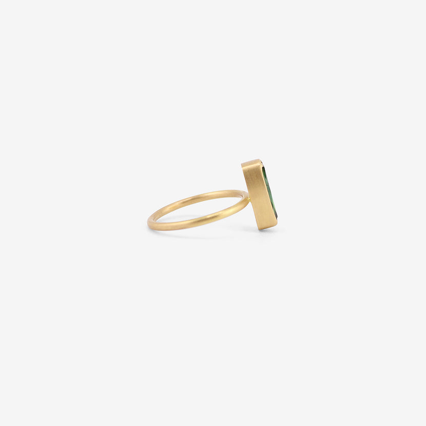 GABRIELLA KISS 18K & LOZENGE-SHAPED FACETED GREEN TOURMALINE RING, 2.7CT